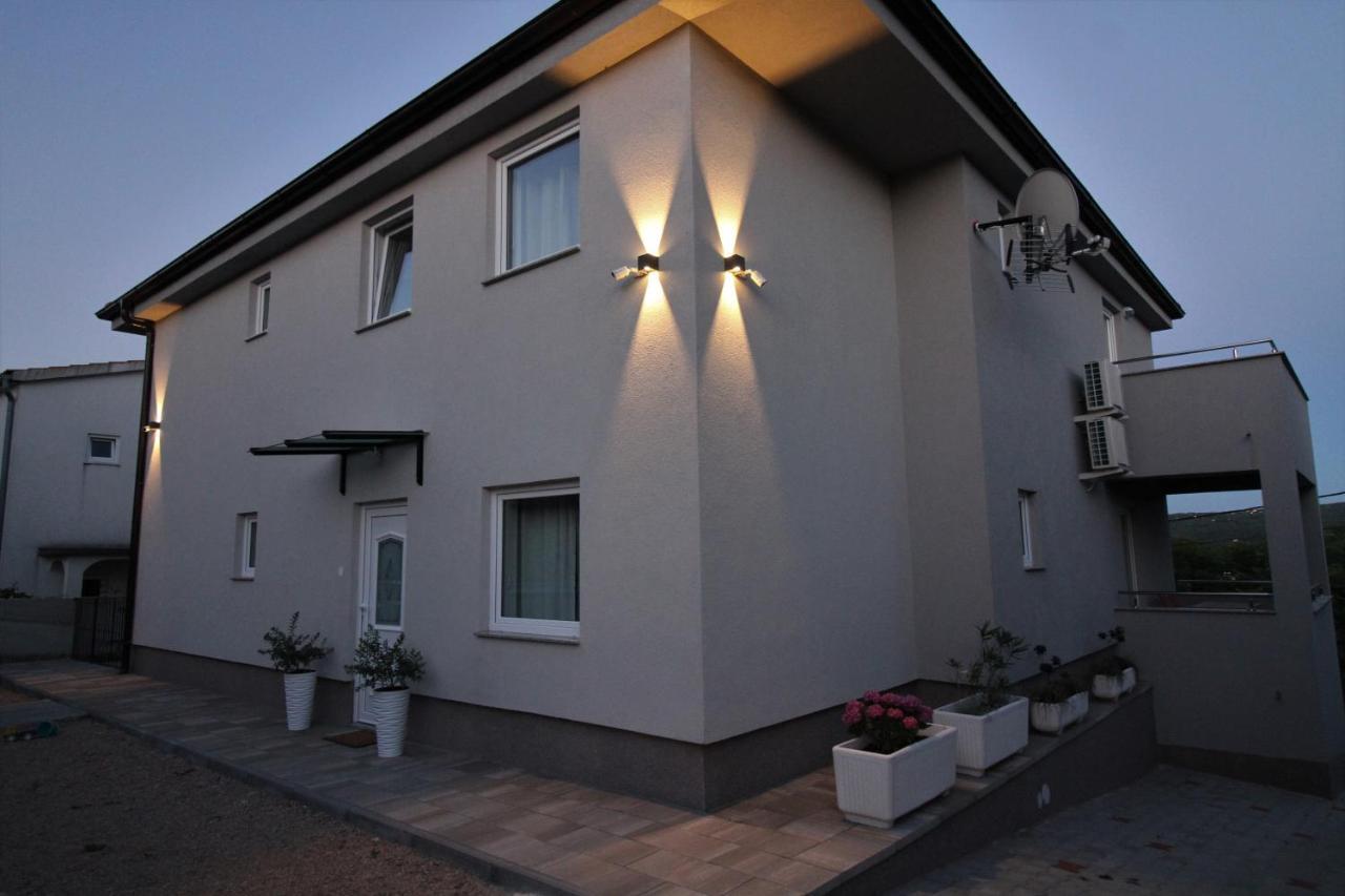 Apartments Klaudija Čižići Exteriör bild