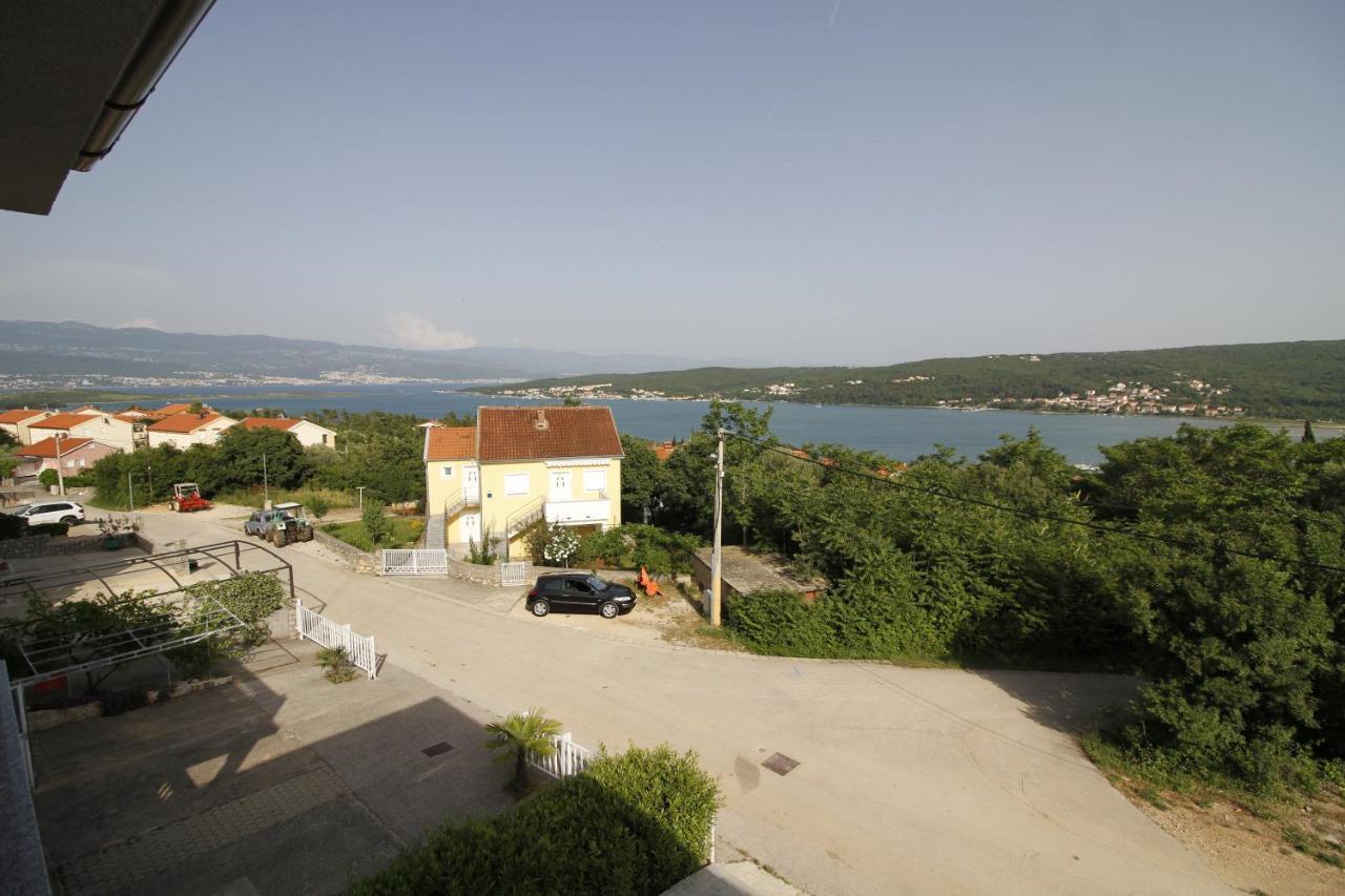 Apartments Klaudija Čižići Exteriör bild